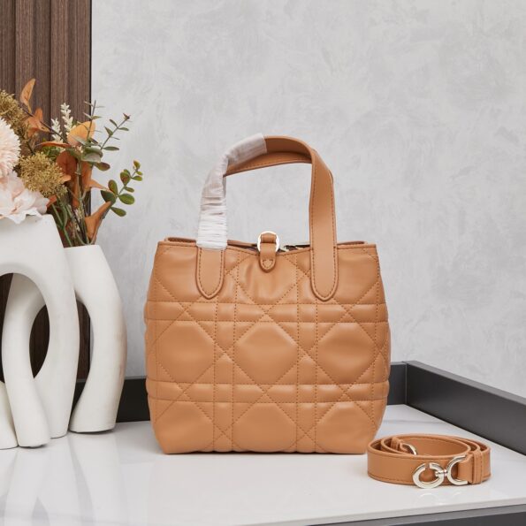 i1743147748635_3703_0_3