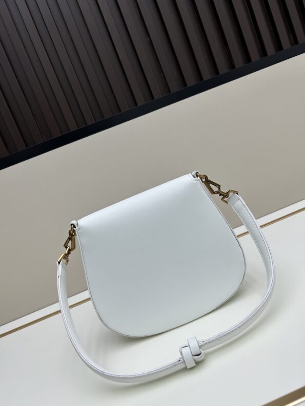 i1744408935003_3770_0_1