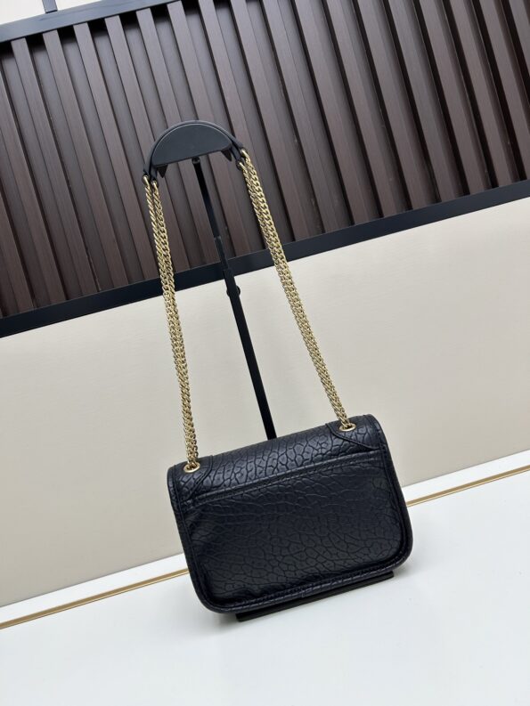 i1746121847077_1941_0_1